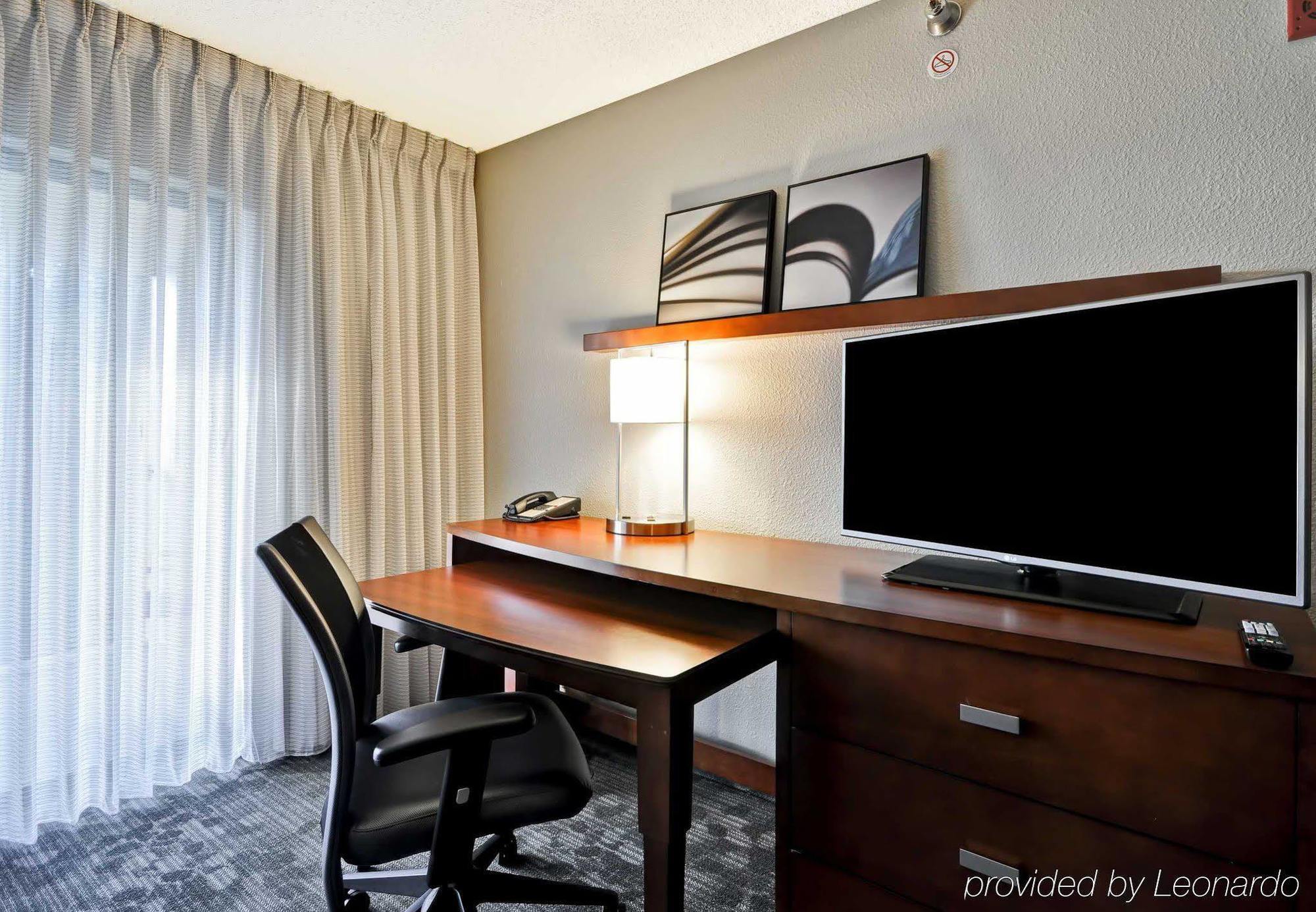 Courtyard By Marriott Jacksonville Airport/ Northeast Exterior foto